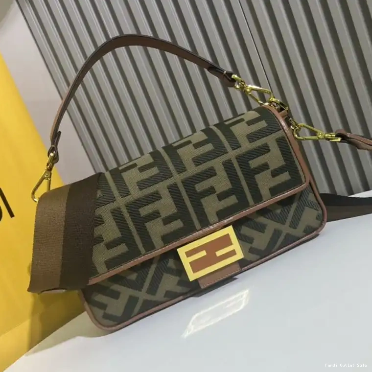 Affordable Medium In Bag FF Green Fendi Baguette Motif Canvas 0620